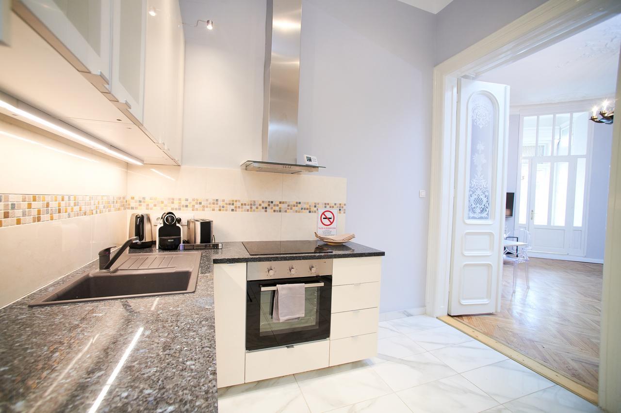 New York Palace View Apartment Βουδαπέστη Εξωτερικό φωτογραφία